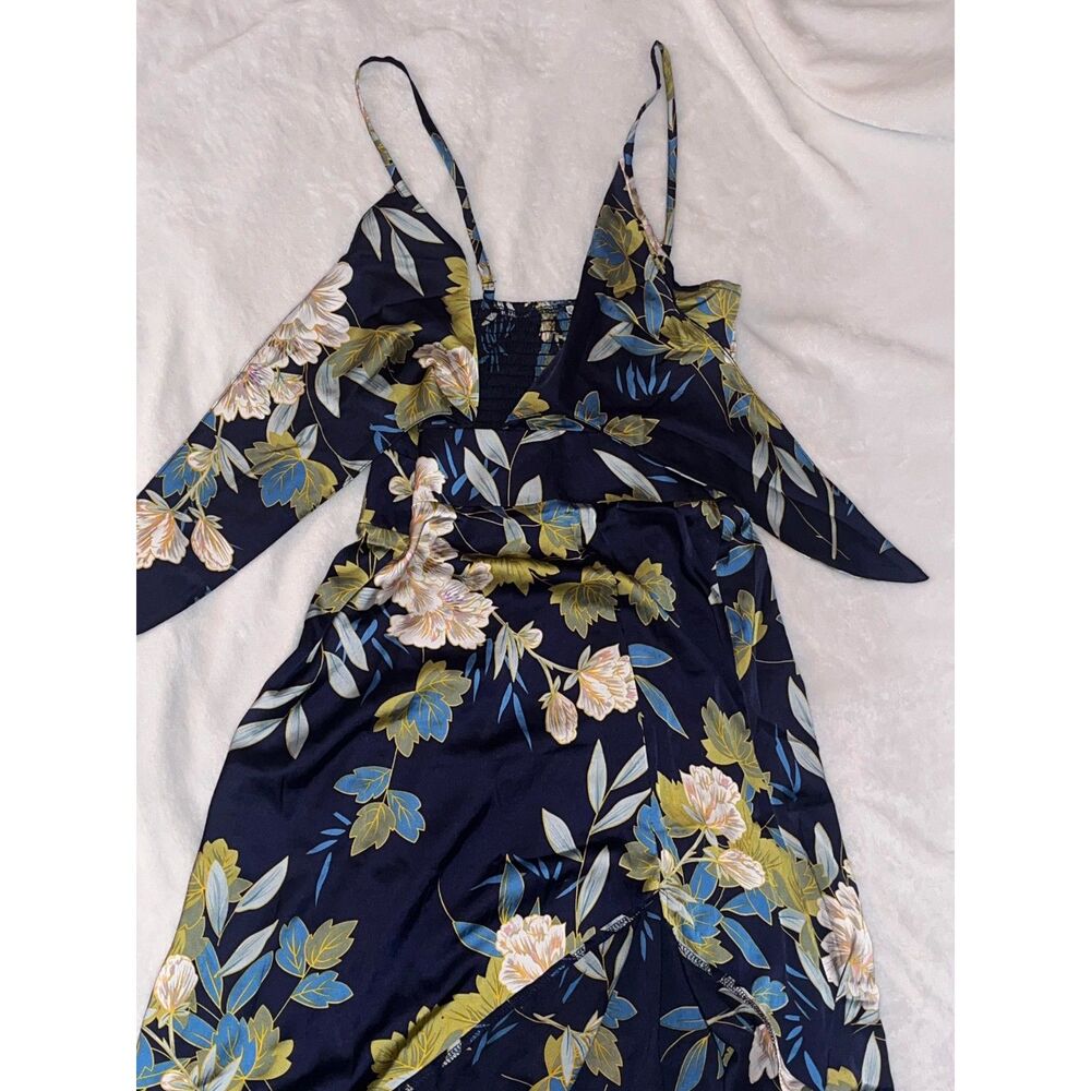 Blue Floral Springtime Dress - Picture 3 of 9